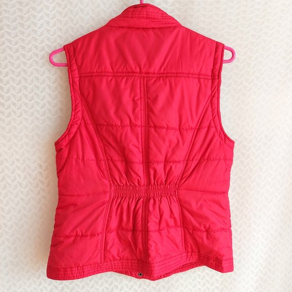 Sleeveless red puffer jacket - Picture 11 of 14
